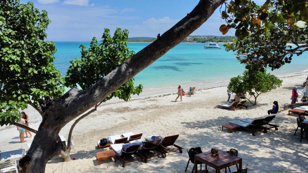Blue Island Punta Rucia Hotel ภายนอก รูปภาพ
