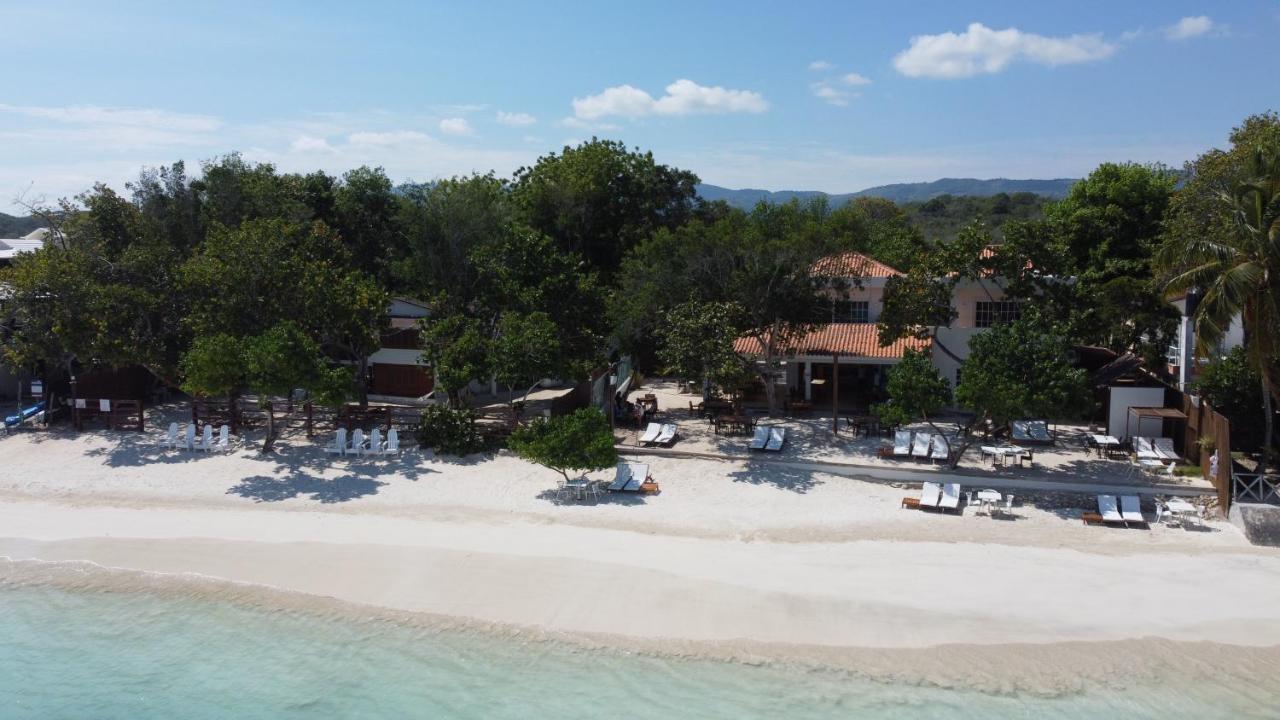 Blue Island Punta Rucia Hotel ภายนอก รูปภาพ
