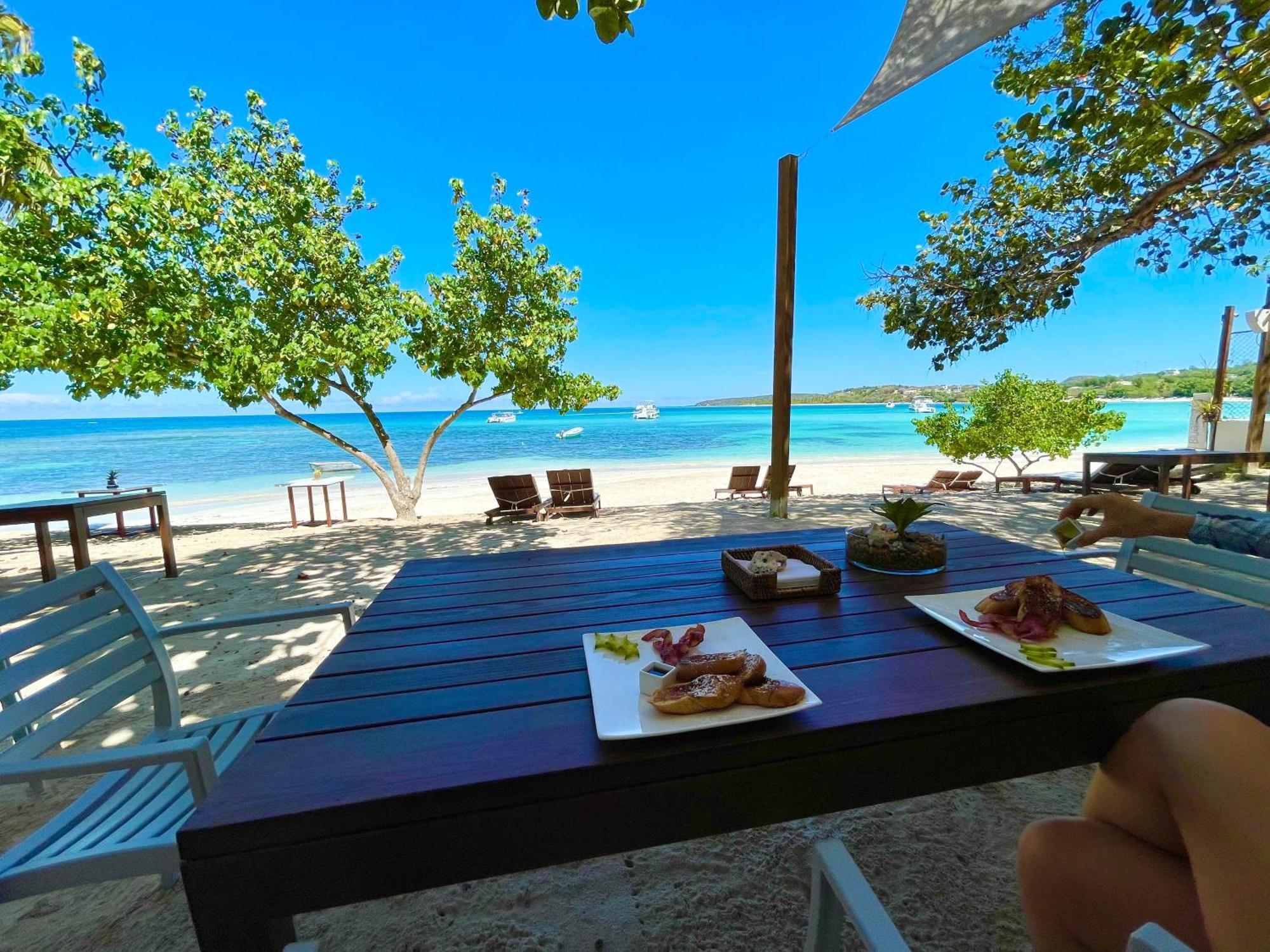 Blue Island Punta Rucia Hotel ภายนอก รูปภาพ